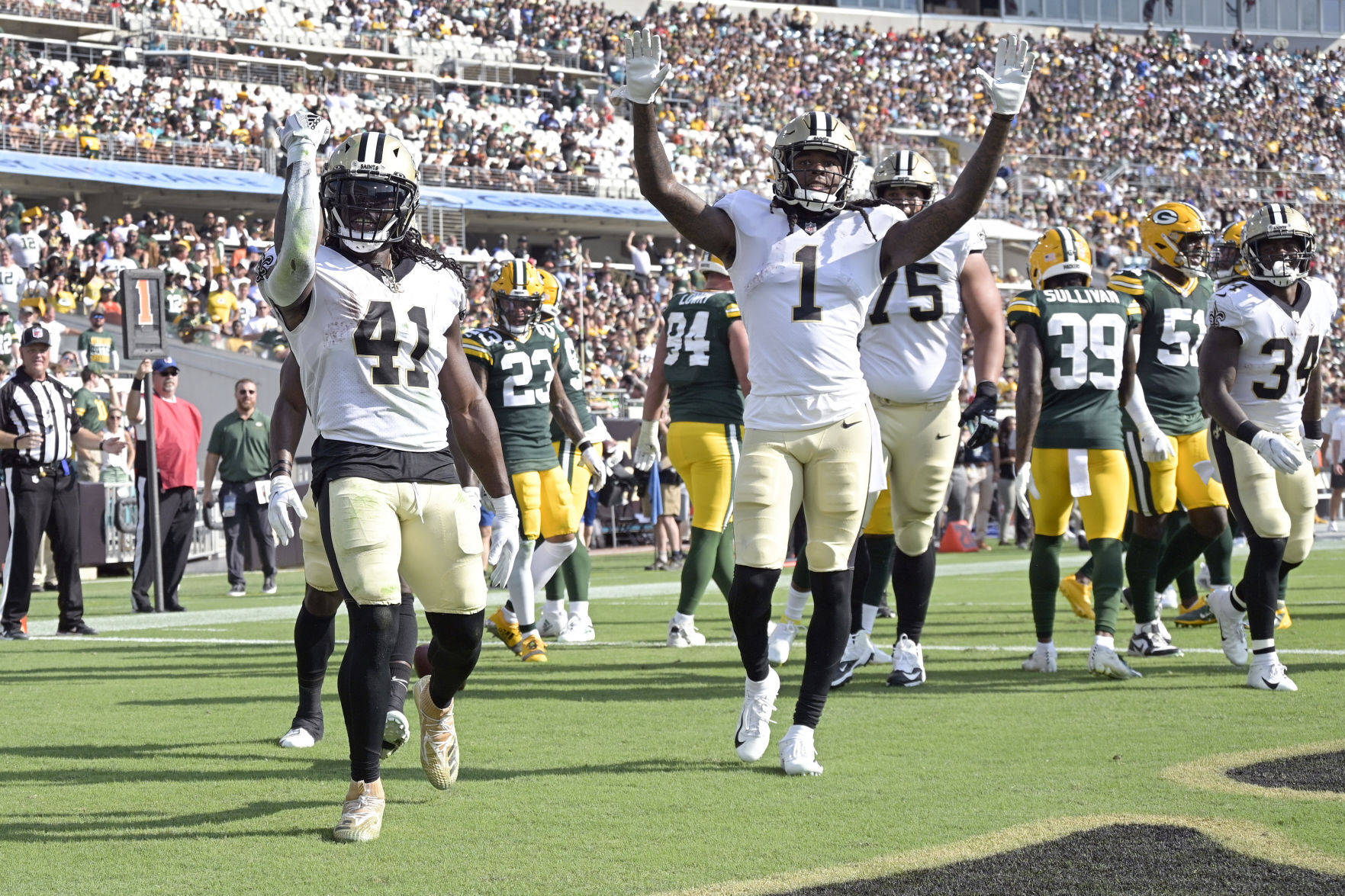 Packers Saints Football